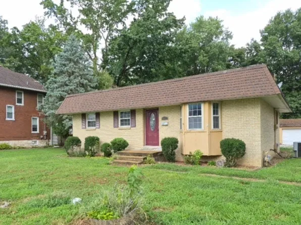 1307 E B St, Belleville, IL 62221