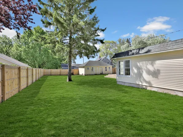 141 Busch Ave, Center City, MN 55012