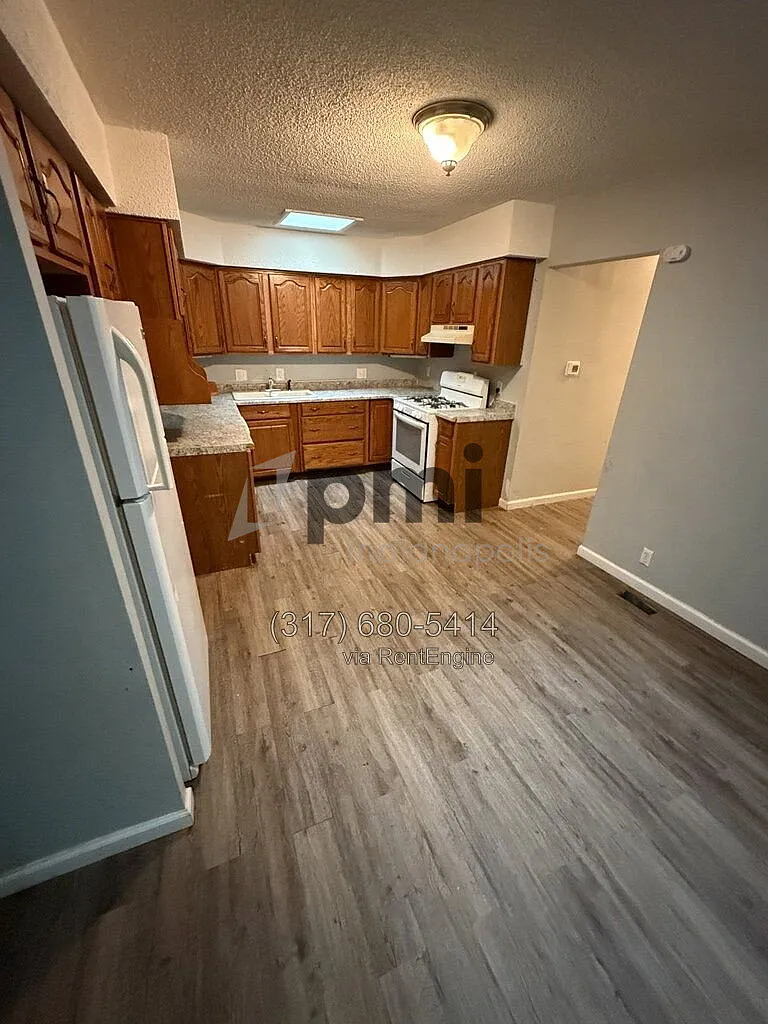 3 bed, 1.5 bath, 1100 sqft, $1,240 — Photo 4