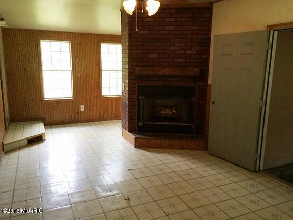 2nd image of 9466 N Dickinson Ave