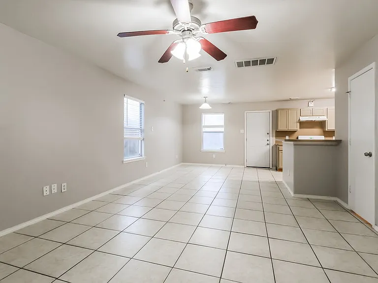 21243 Linden House Ct — Photo 4