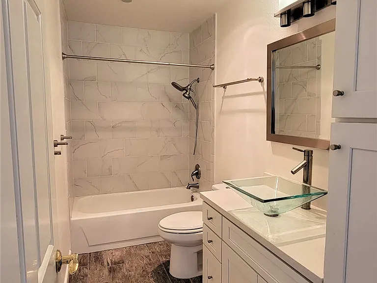 4149 El Camino Way #F — Photo 11