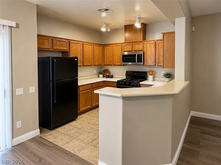 6868 Sky Pointe Dr #2006 — Photo 4