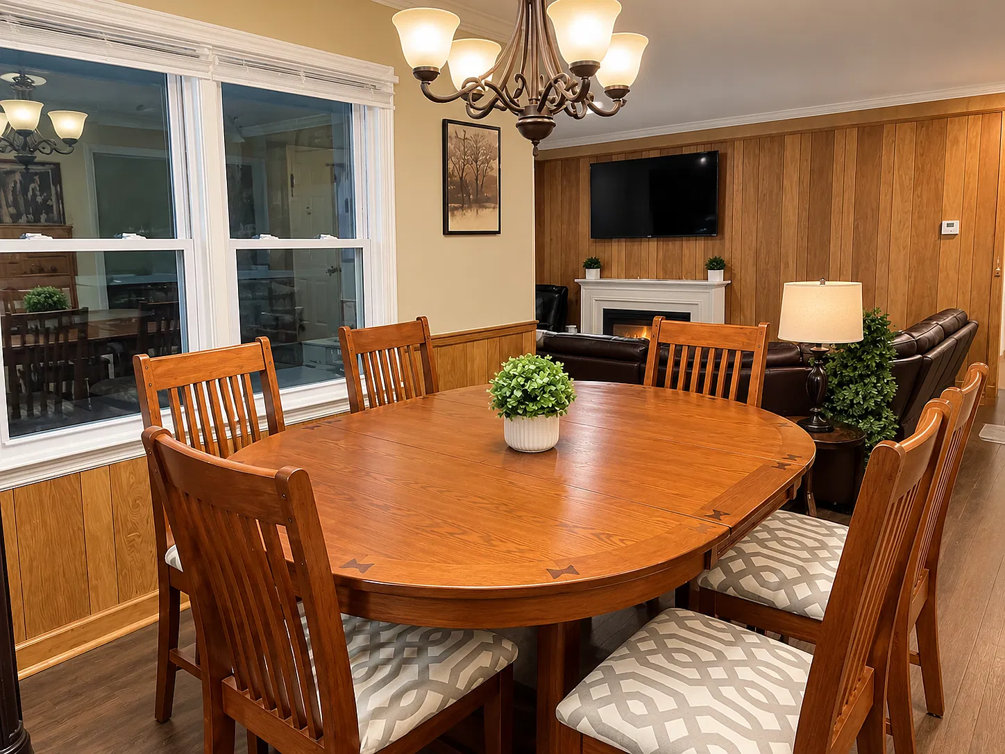 3 bed, 1600 sqft, $3,000 — Photo 2