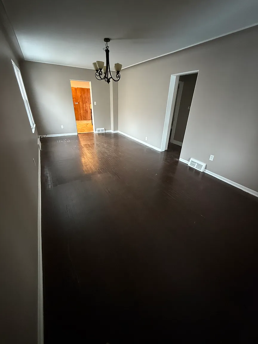 6006 Evergreen Ave photo 1