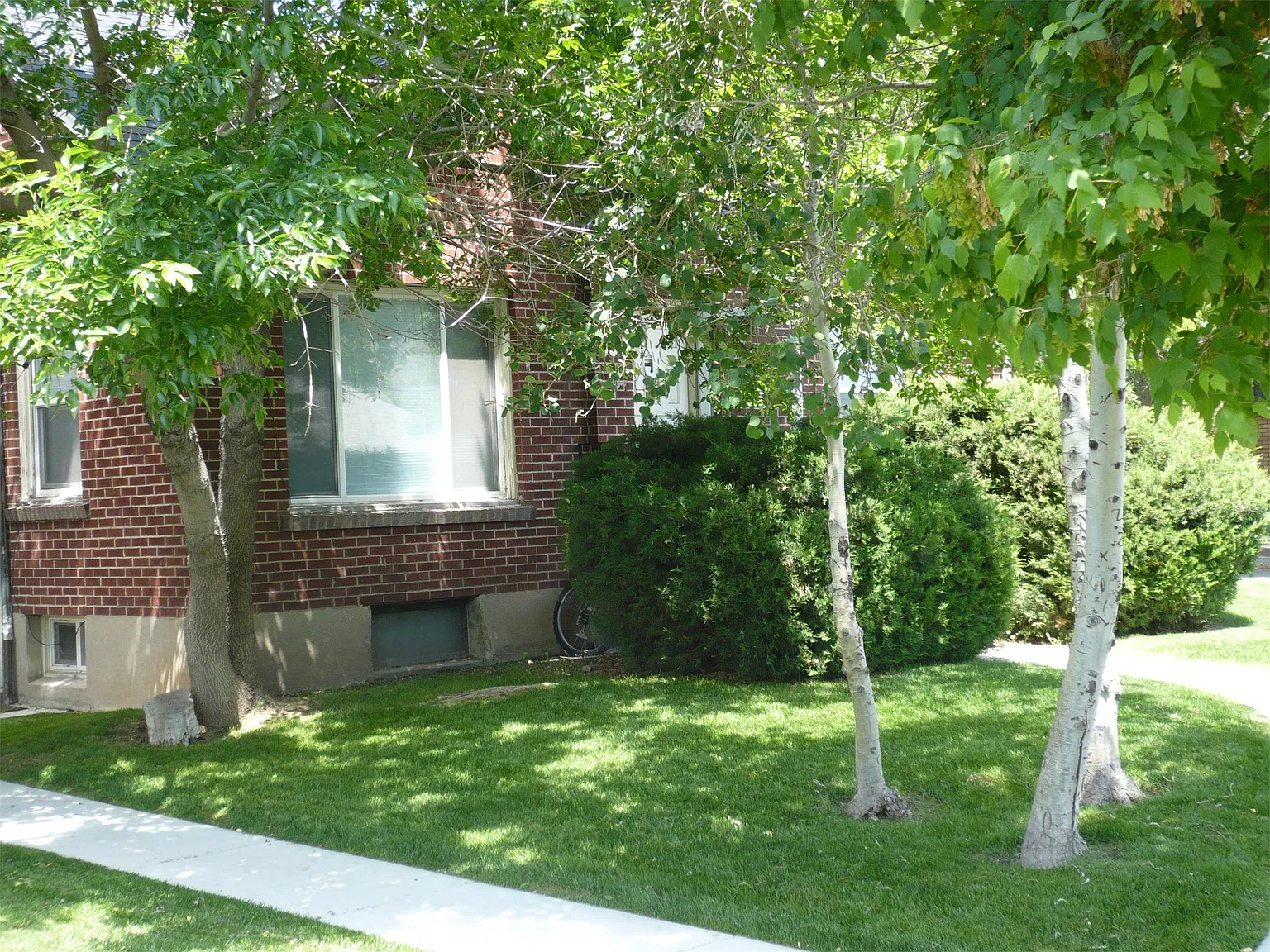 Sterling Court - 1 — Photo 3