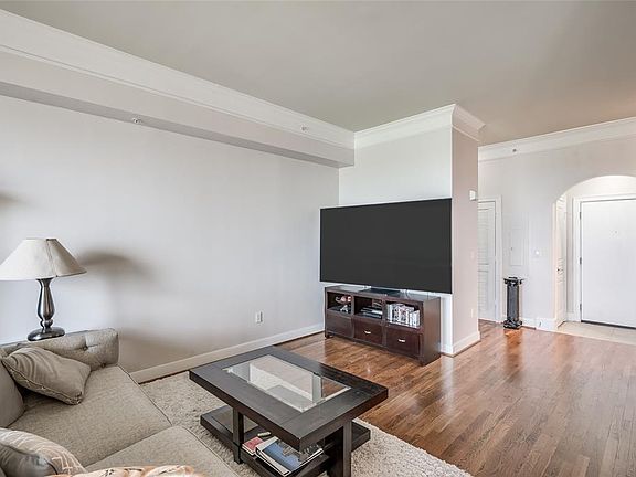 2nd image of 3333 Allen Pkwy Unit 2403