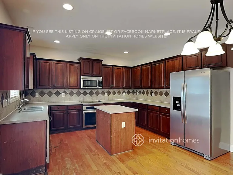 625 Excalibur Ct SE — Photo 10