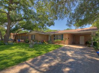 802 Bluebonnet Dr, Kerrville, TX 78028