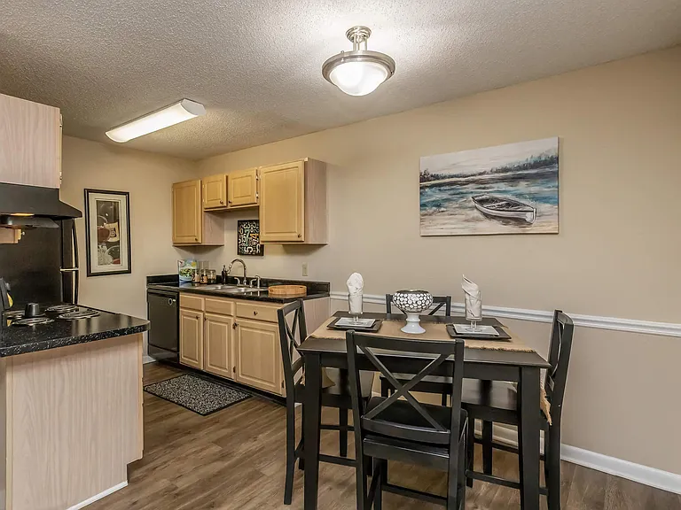 Lake Brandt Apartments — Photo 4