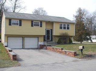 12 Nassau Rd, Poughkeepsie, NY 12601