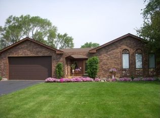 41W006 Bowes Bend Dr, Elgin, IL 60124