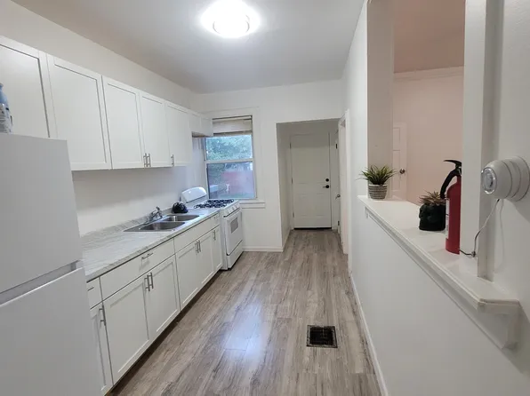 408 East Ave, Bridgeport, CT 06610