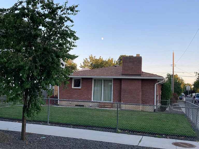 1022 N Cochran St — Photo 2