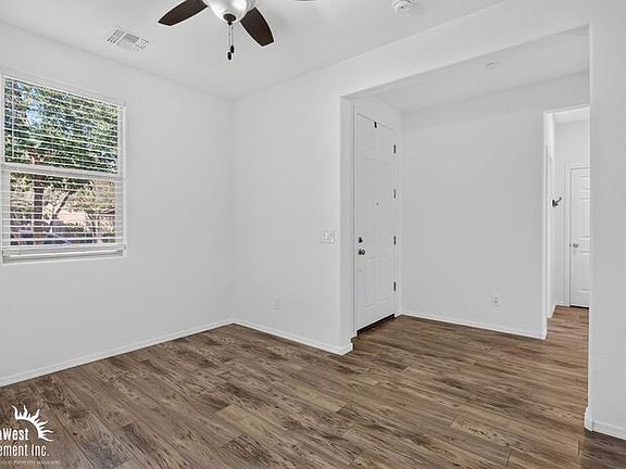 5th image of 3629 E Sexton St