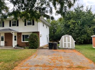 831 Badger Ln, Lake Geneva, WI 53147
