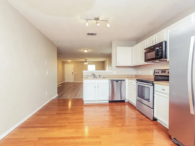 5221 Sunsail Dr — Photo 8
