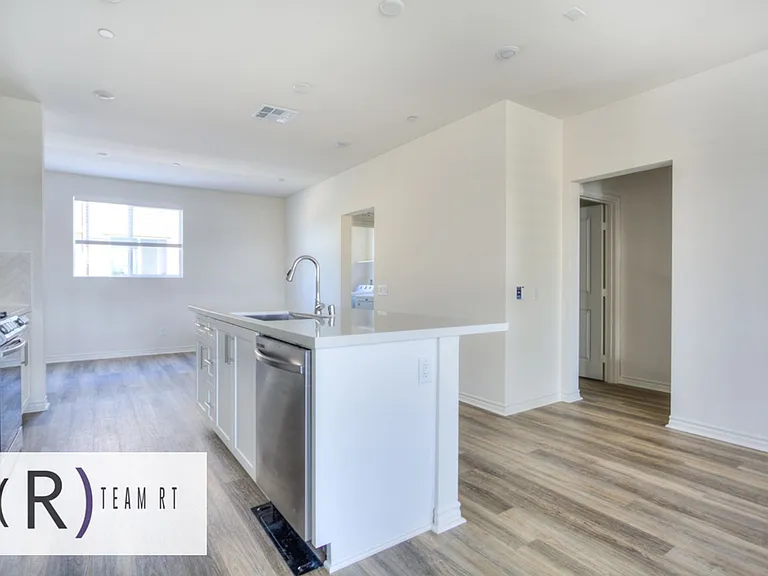 11454 Artesia Blvd — Photo 15
