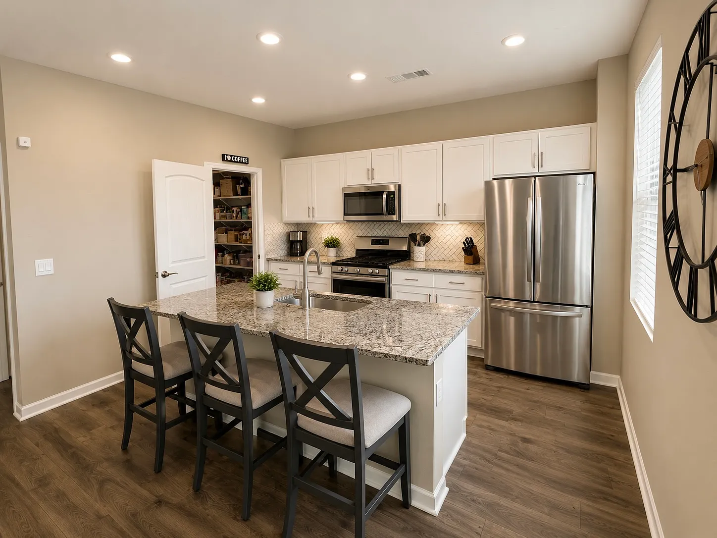 4 bed, 2.5 bath, 2290 sqft, $2,500 — Photo 2