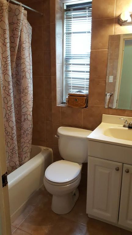 2 Bed 2 Bath Property, New York • 1,250 Sq Ft