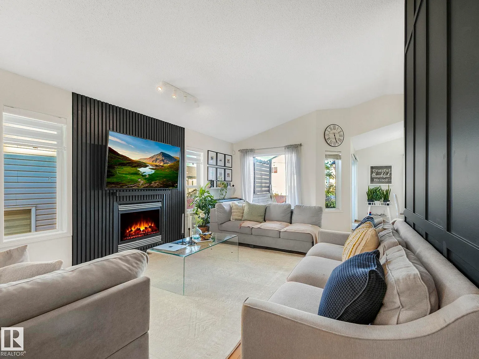 3239 21st St NW photo 1