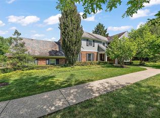 2047 Hycroft Dr, Pittsburgh, PA 15241
