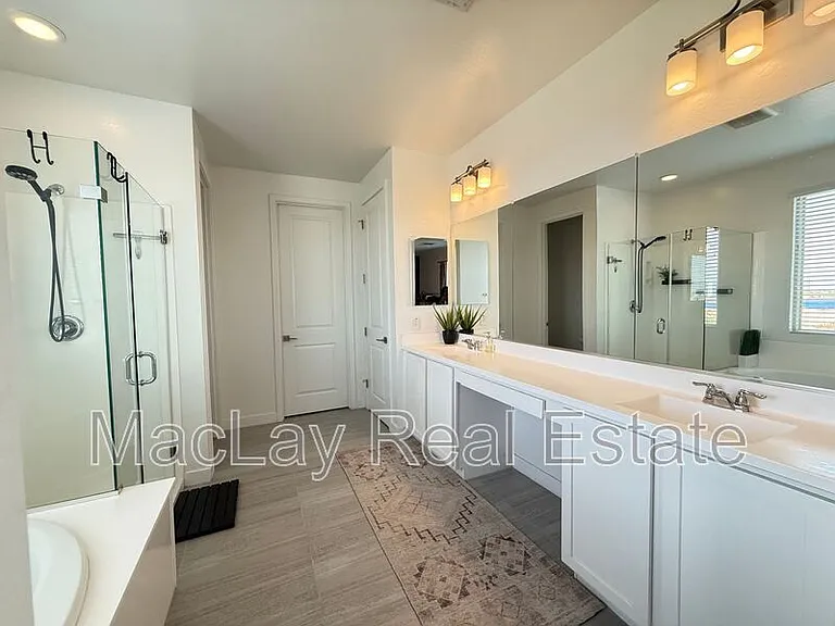 10312 E Revolution Dr — Photo 17