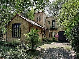 Mediterranean villa in the heart of Winnetka.