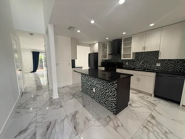 2 bed, 2.5 bath, 1446 sqft, $2,950 — Photo 4