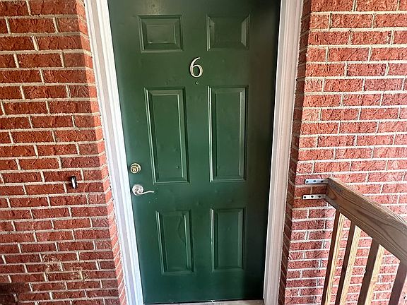 3rd image of 101 Collegiate Ct APT 6