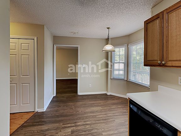 4th image of 1409 E Stonemason Dr