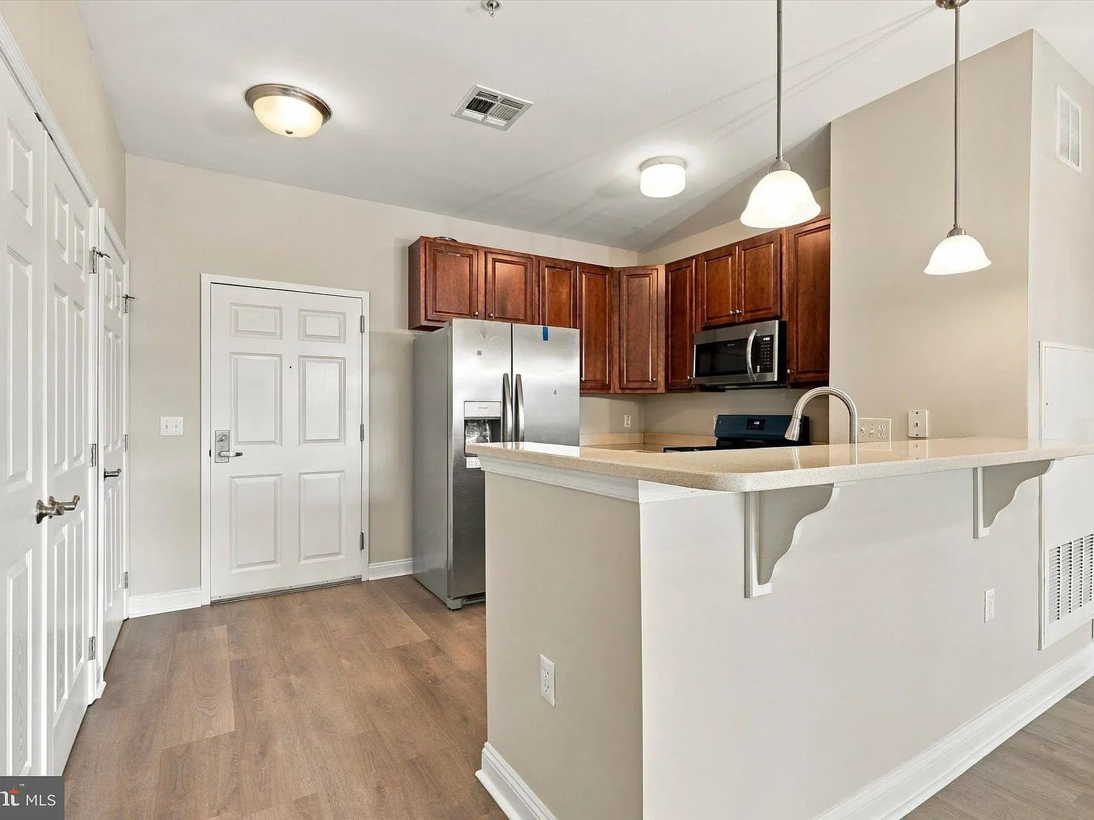 2 bed, 2.0 bath, 1168 sqft, $2,650 — Photo 3