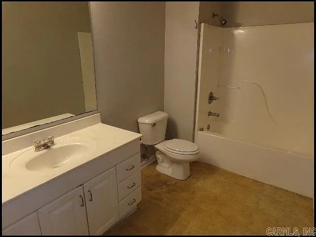3215 Ludwig St #B — Photo 7