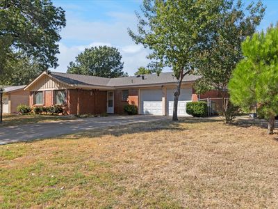 1353 Harrison Ln, Hurst, TX, 76053