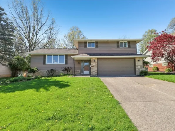 2271 Jacqueline Dr, Parma, OH 44134