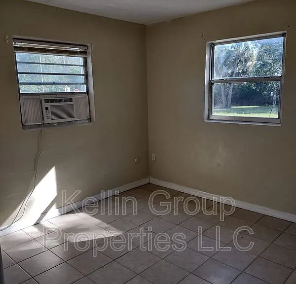 157 E Northside Dr #1 — Photo 7