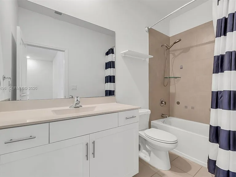 582 NE 207th St #582 — Photo 31