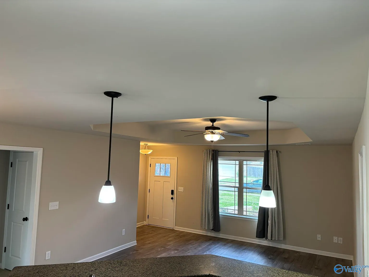 3 bed, 2.0 bath, 1550 sqft, $1,750 — Photo 4