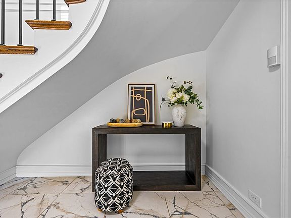 5th image of 380 Sterling Rd