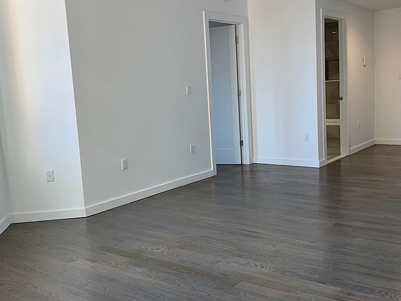 5th image of 125 Parkside Ave APT 5E