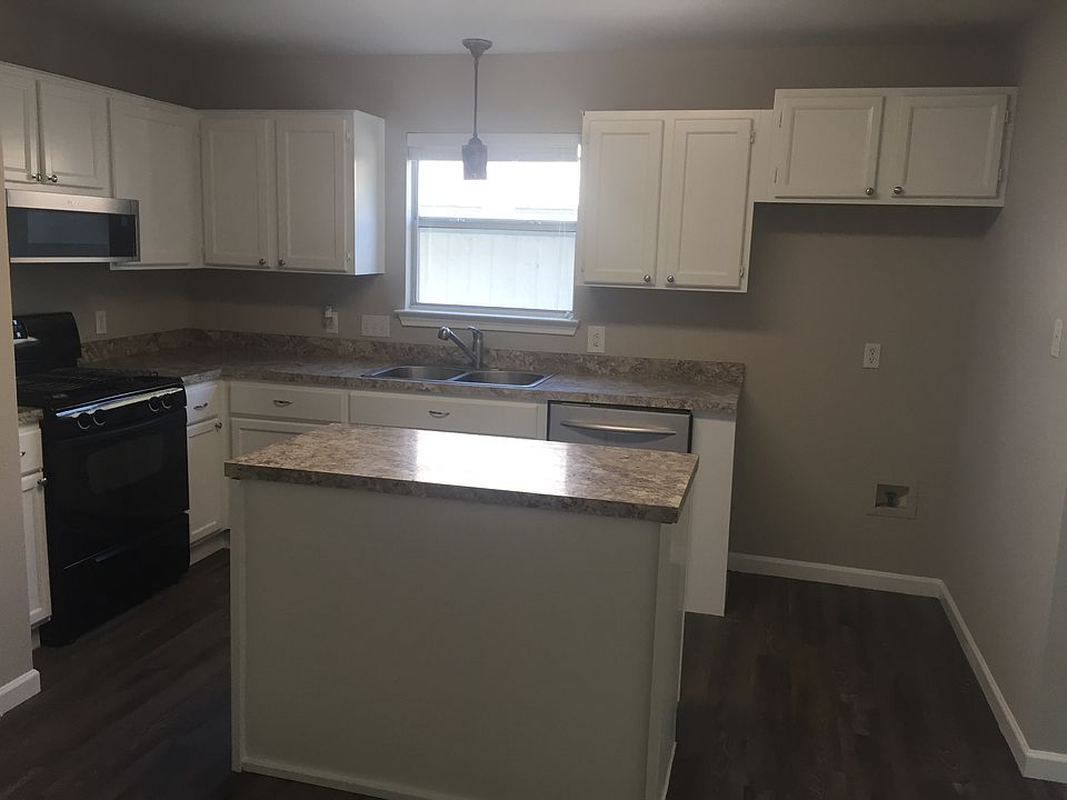 1st image of 1594 Parkfield Cir