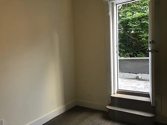 Rented by Premier Metro Realty Corp | media 20