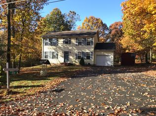 226 Pine Tree Dr, Cresco, PA 18326