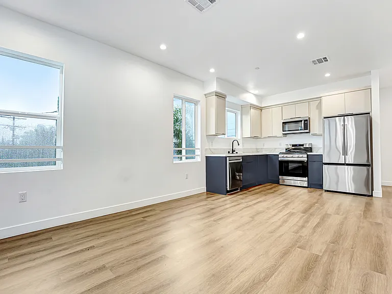 5346-5350 Oakland St — Photo 30