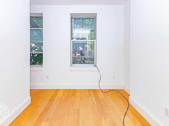 4th image of 828 Saint Johns Pl #4R