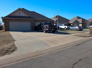 3109 Loren Dr, Moore, OK 73160