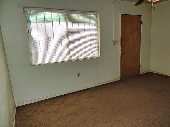 3rd image of 638 Delhi Dr