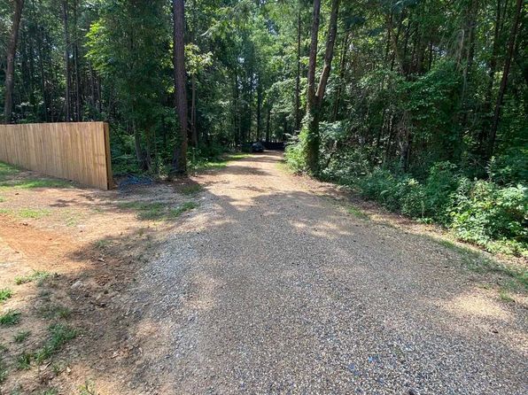 950 S Macedonia Rd, Texarkana, TX 75501