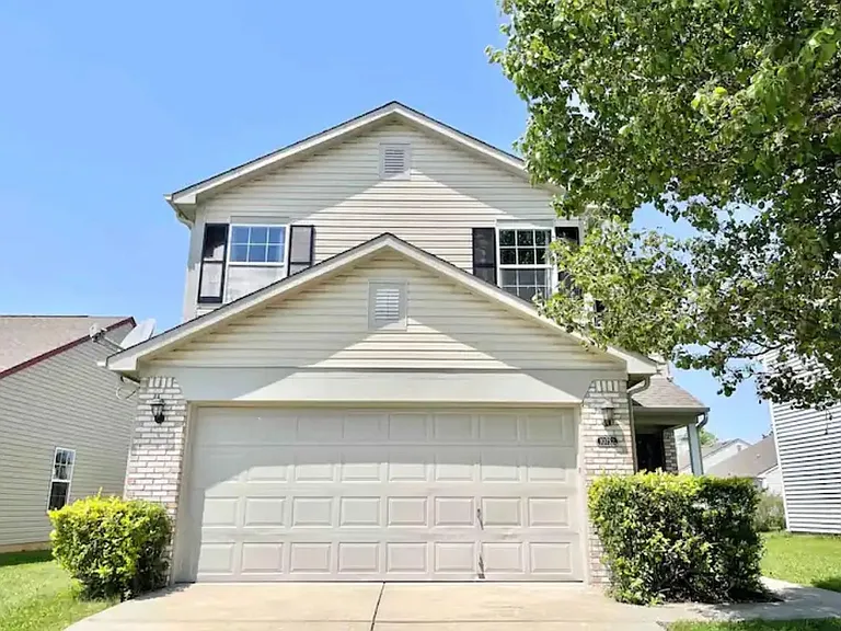 10752 Newgate Ln — Photo 1