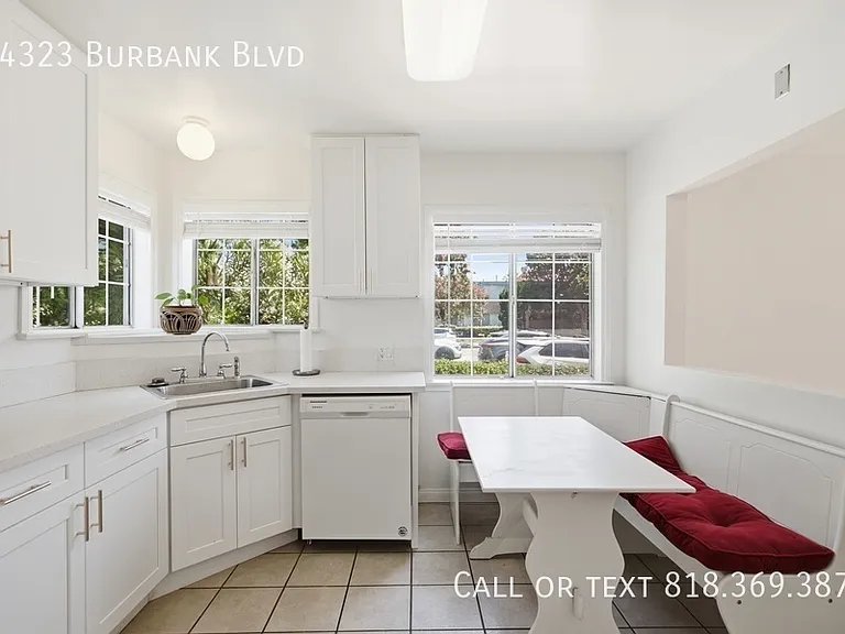 14323 Burbank Blvd — Photo 5
